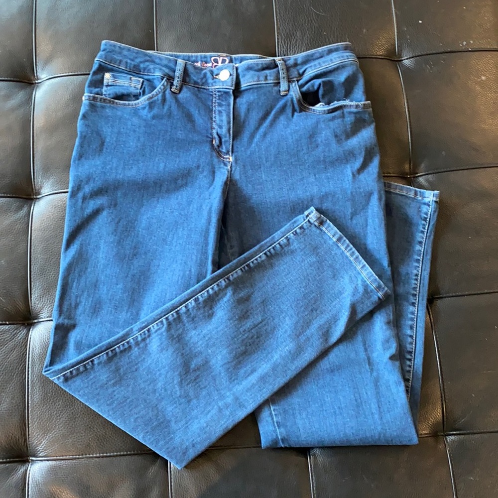 Basler medium wash vintage straight leg jeans